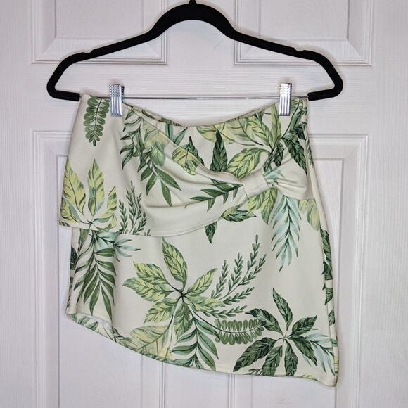PrettyLittleThing Green Leaves Print Asymmetrical Mini Skirt UK 16 US 12 - Picture 1 of 12